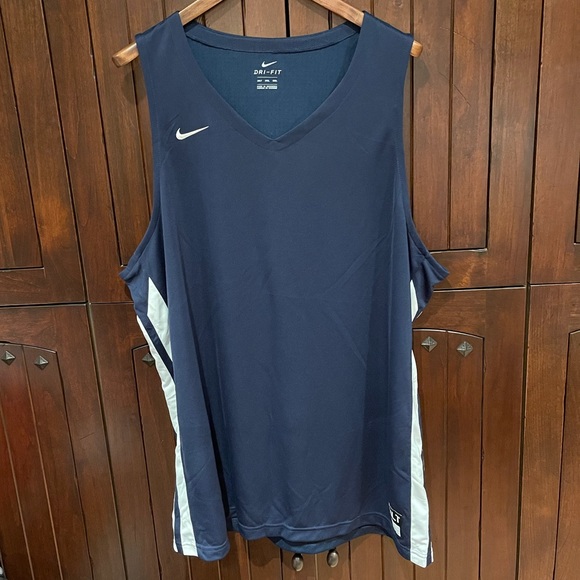 Nike Other - Sleeveless shirt